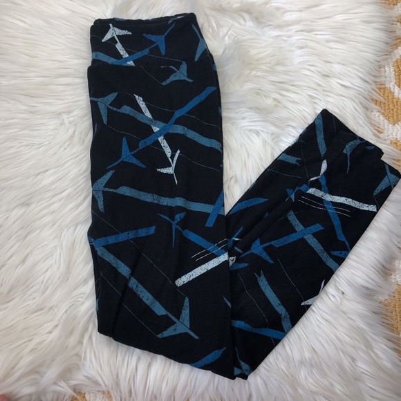 LuLaRoe Pants - LuLaRoe airplane leggings size ONE SIZE // G24 LuLaRoe Pants - LuLaRoe airplane leggings size ONE SIZE // G24